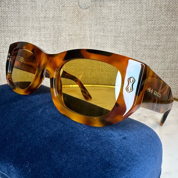 New! Authentic GUCCI Rectangle Sunglasses. - Picture 8 of 14